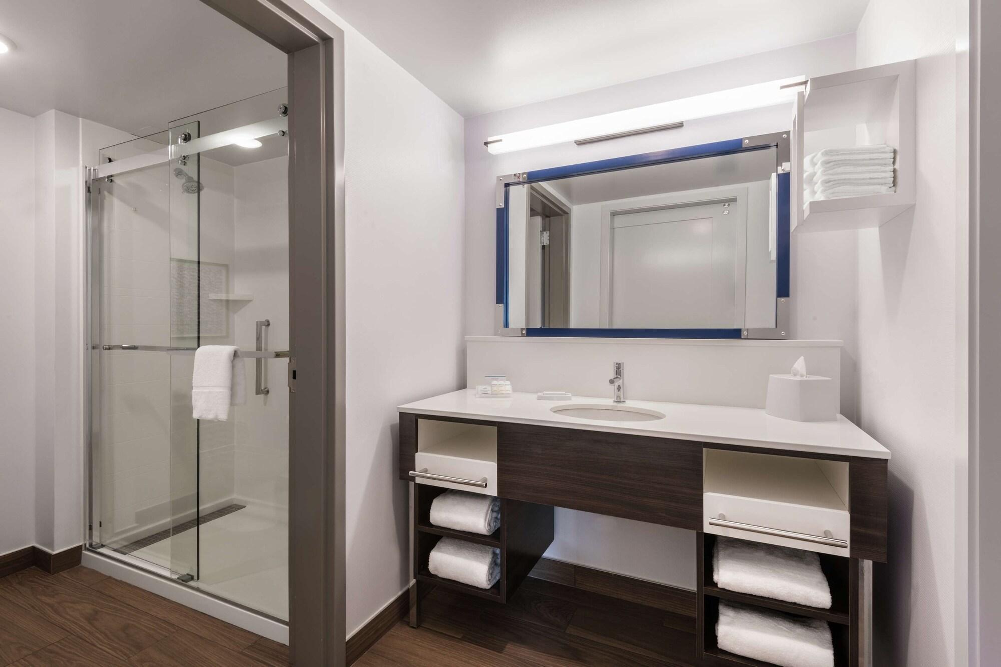 Hampton Inn & Suites Fort Wayne Downtown Eksteriør billede