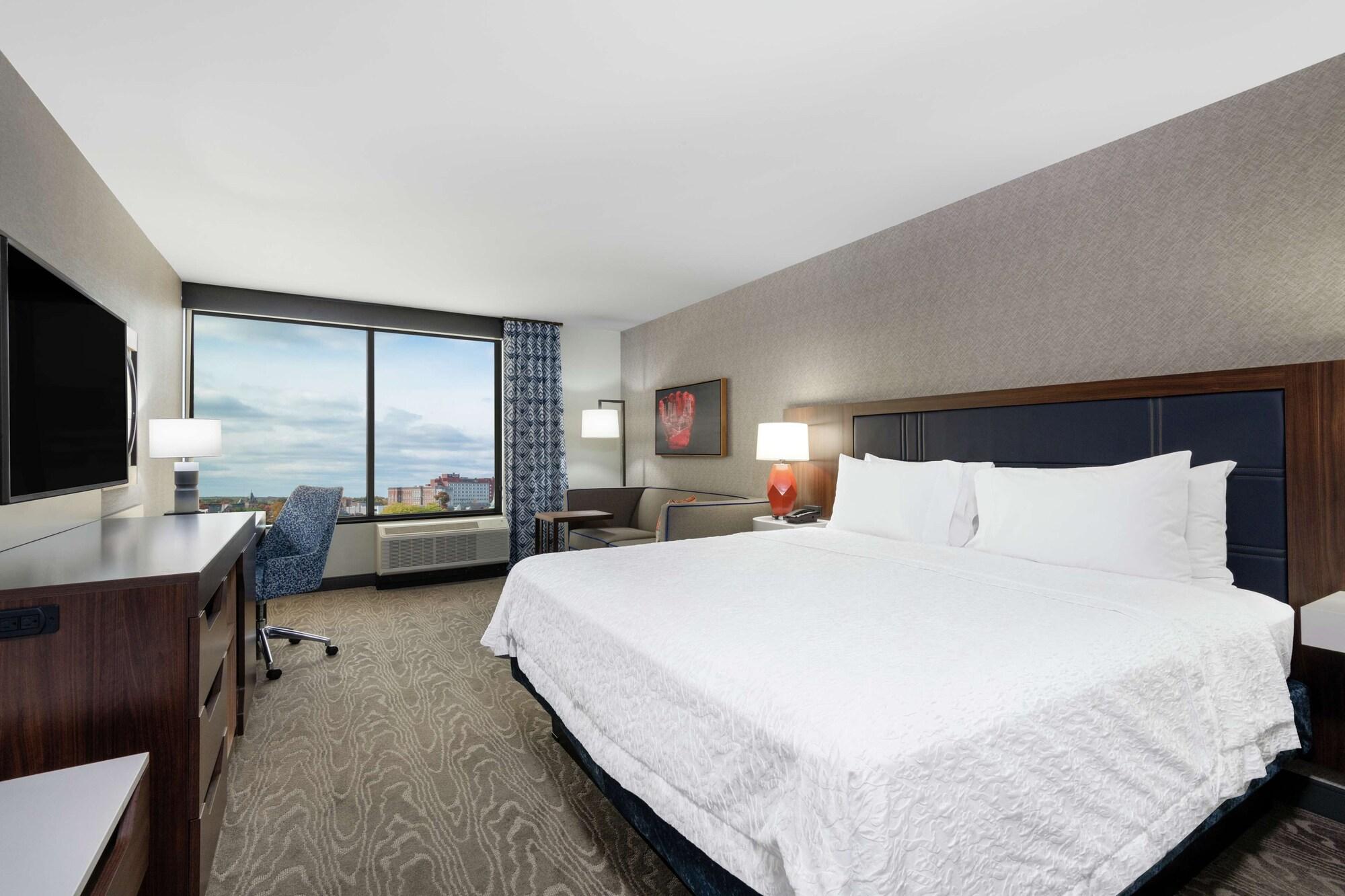 Hampton Inn & Suites Fort Wayne Downtown Eksteriør billede