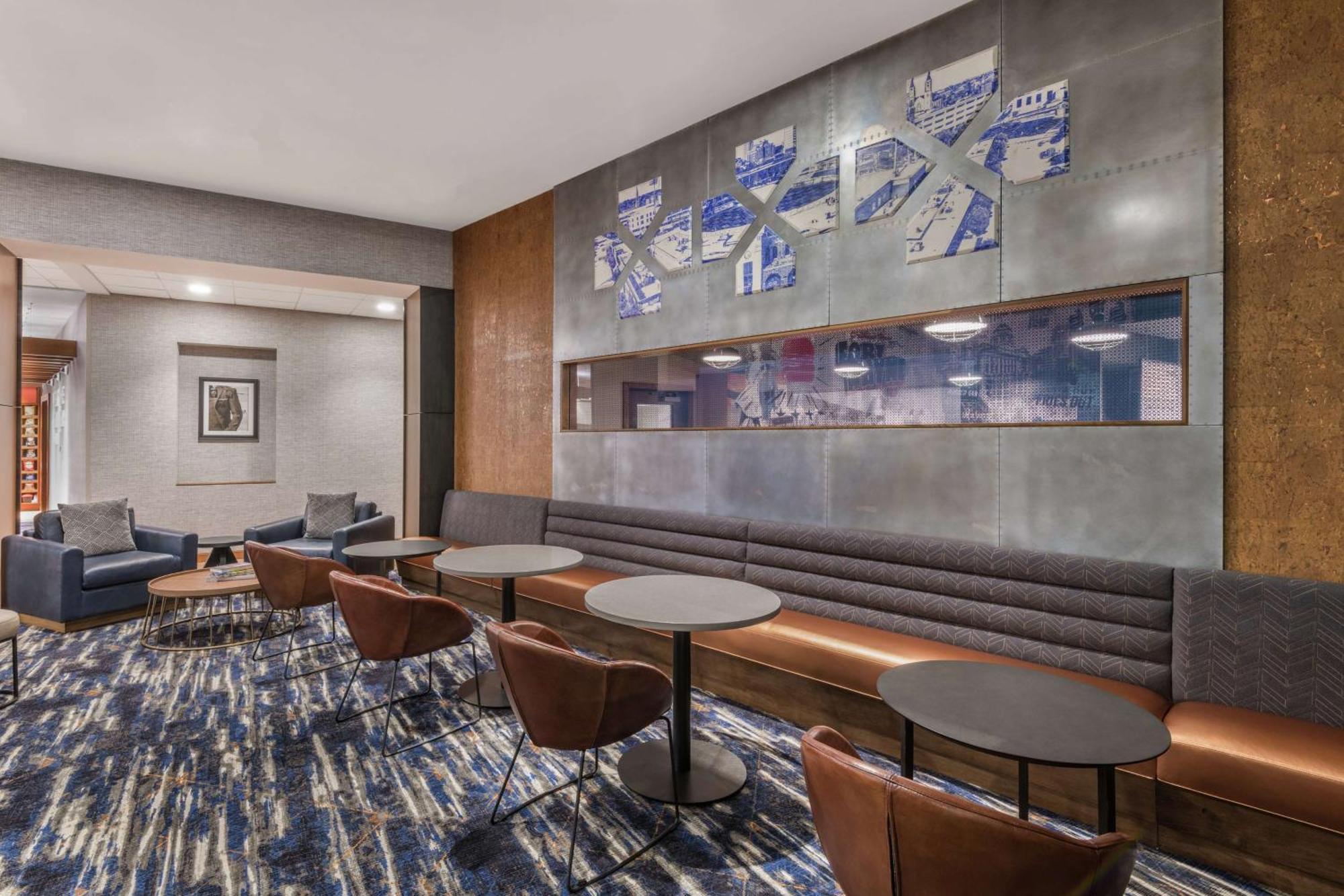 Hampton Inn & Suites Fort Wayne Downtown Eksteriør billede